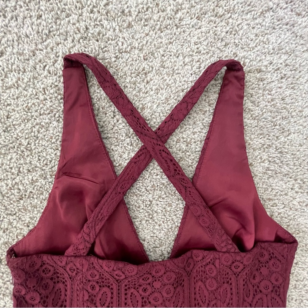 LIKE NEW Lulus Burgundy Deep V Plunge Crochet Wedding Party Dress Small S Lulu’s - Picture 11 of 11